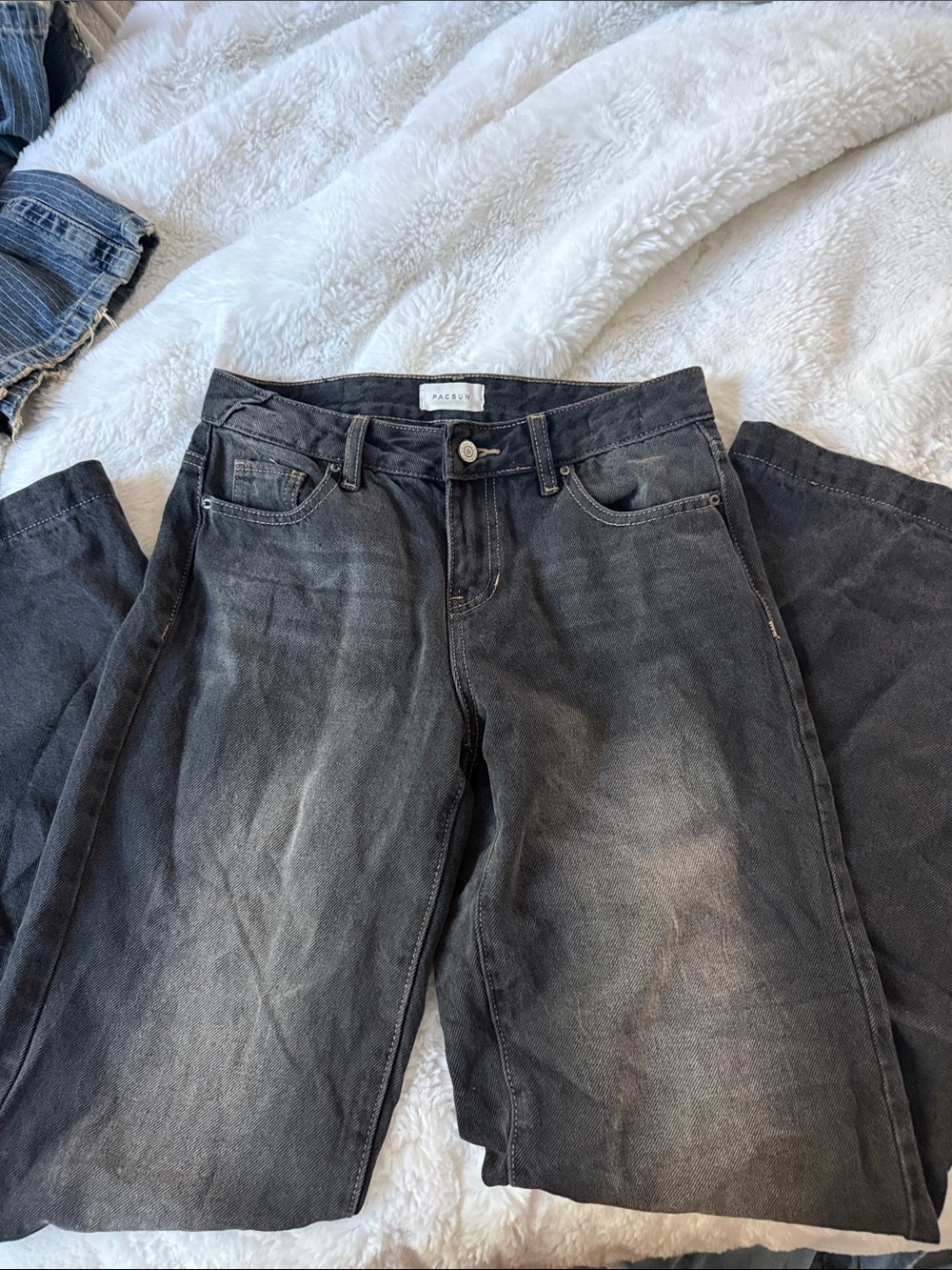 PacSun Women's Faded Black Straight-Leg Jeans